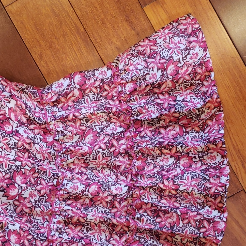 Women's size Medium floral tank top, pink lilies - Picture 7 of 10